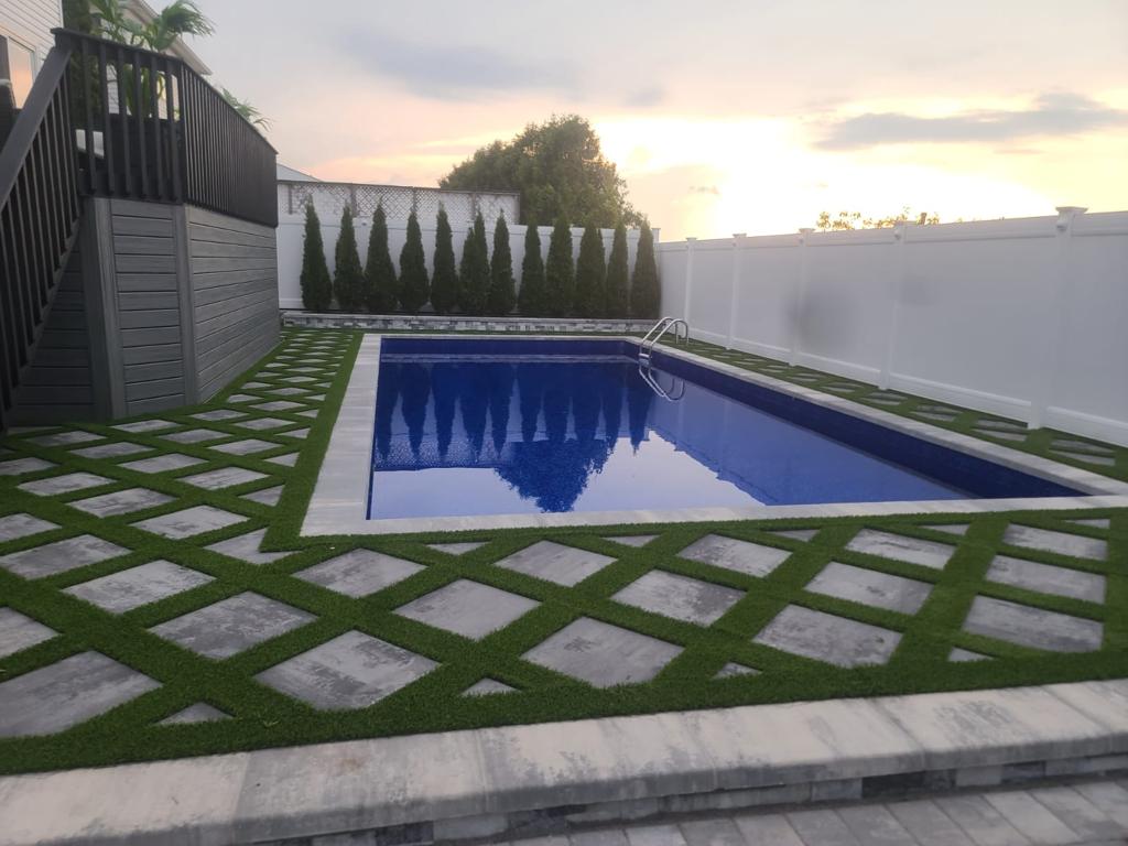 swimming pool landscaping